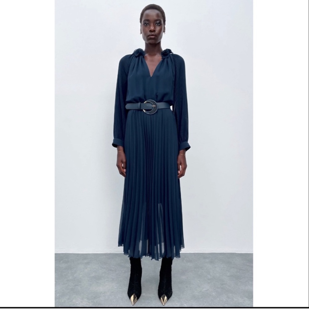 Zara Pleated Dress with Belt. Sz- Small